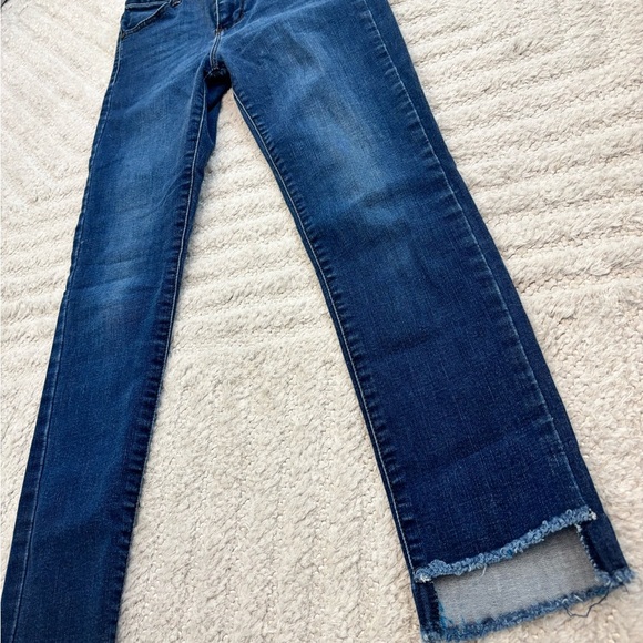 Like New Just Black Women’s Denim Cropped Raw Edge Jeans - Size 26 - Picture 2 of 4